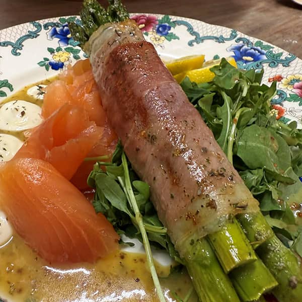 Salmon and asparagus